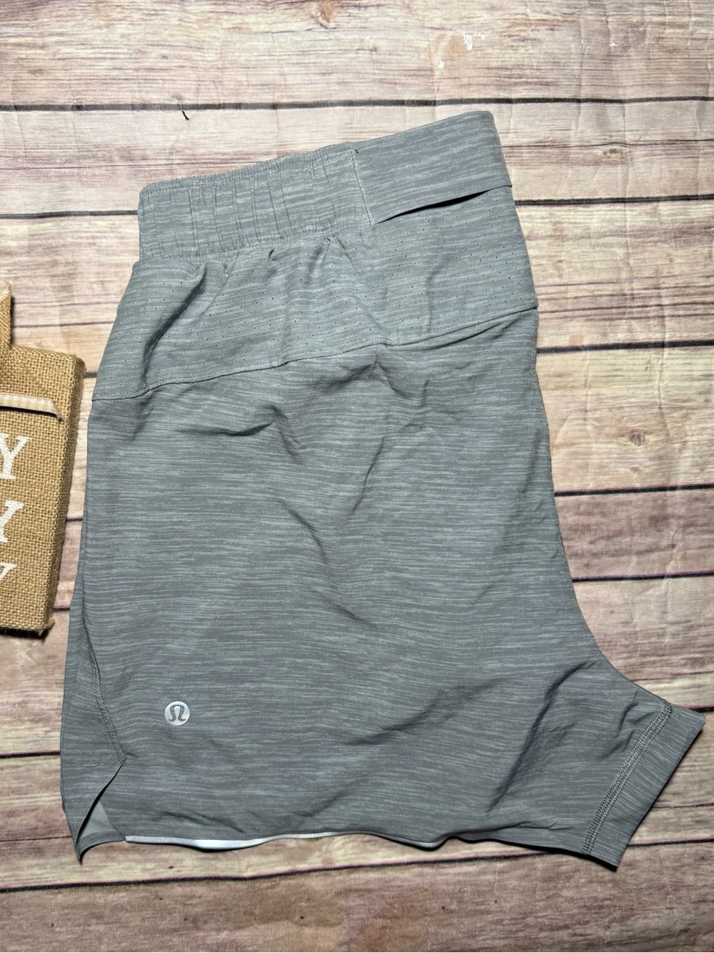 Lululemon athletica Men's Heathered Gray Shorts Size Medium